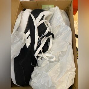 Reebok cl nylon mens size 11 FV1592 black white